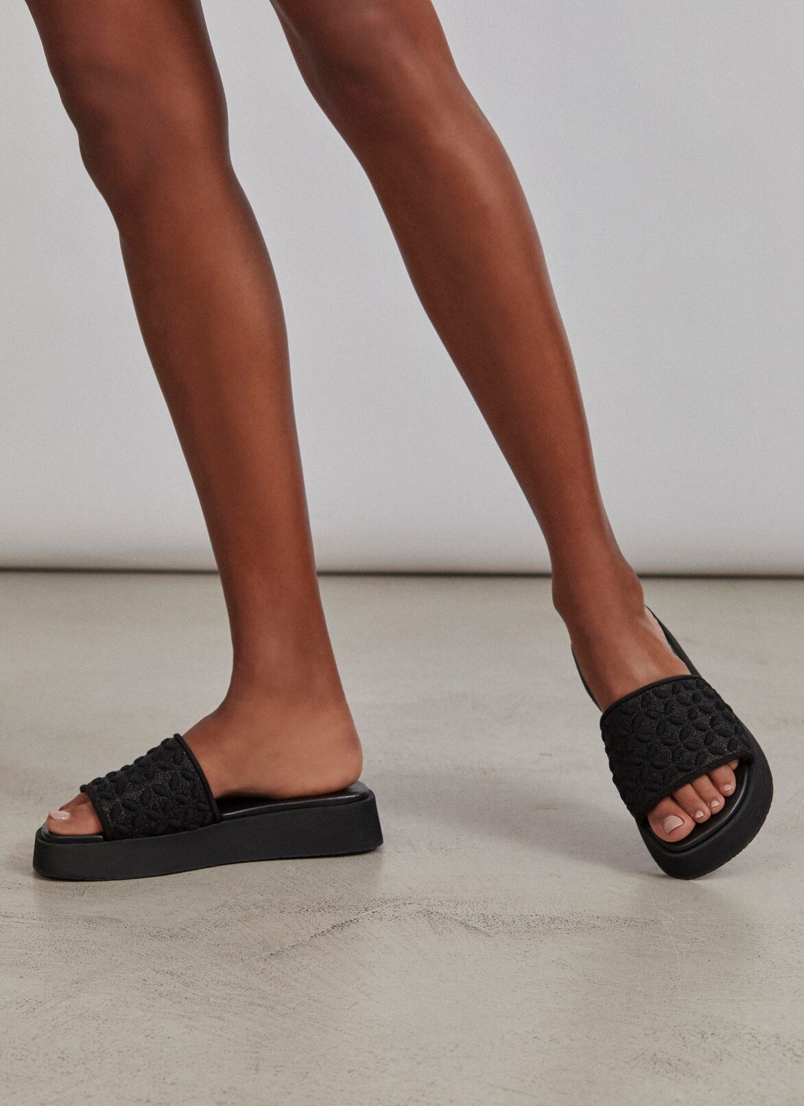 Mules ALAÏA BLACK MULES